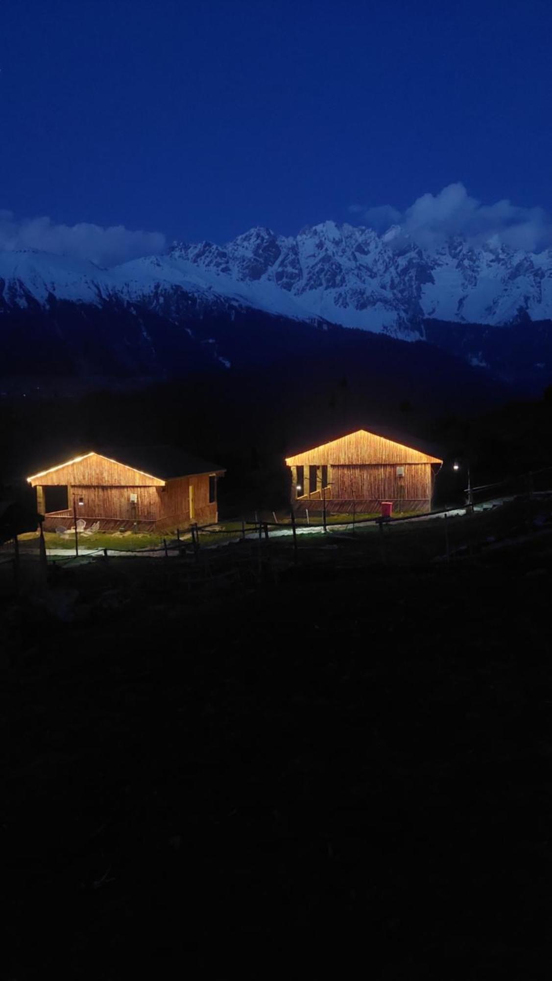 Khana Badosh Resort Kalam Extérieur photo
